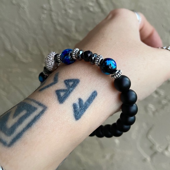 White gold plated cz heart onyx & austrian glass - Picture 7 of 13